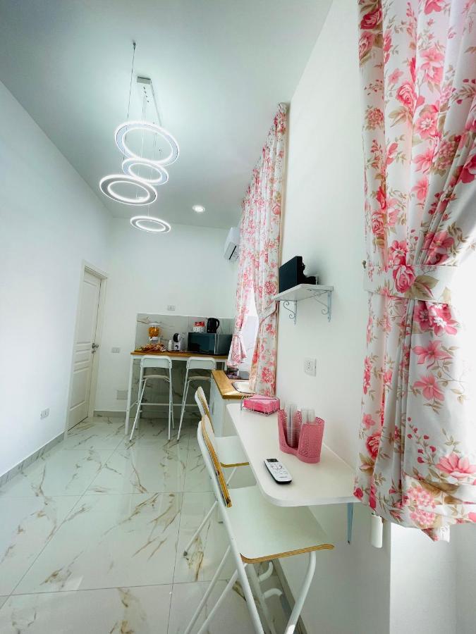 Virgy House Bed and Breakfast Nápoles Exterior foto